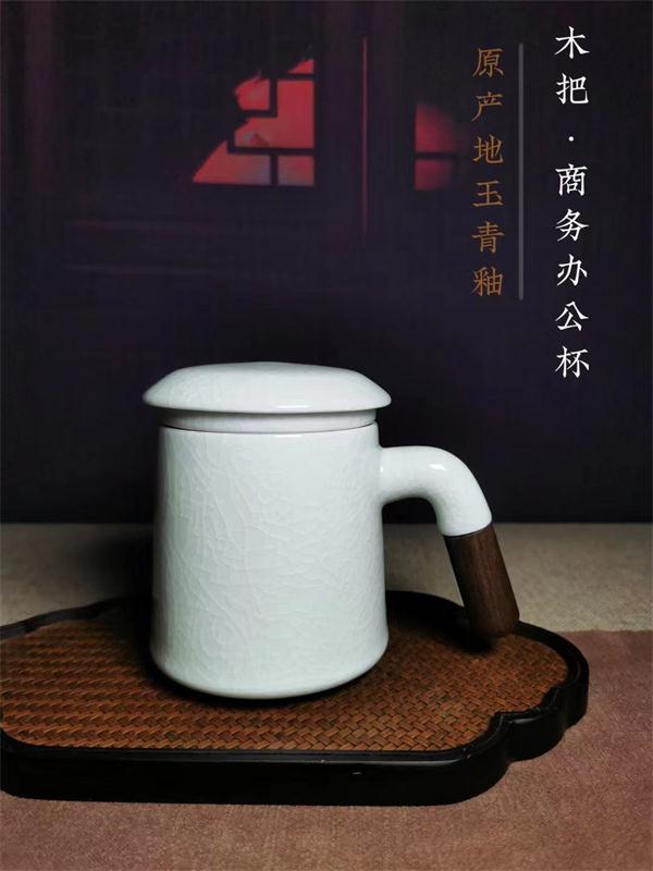 칫